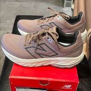 New Balance 860 running shoe v14